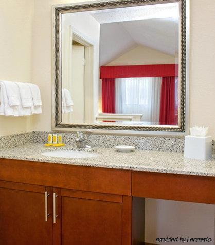 Hotel By Marriott Buckhead 3*